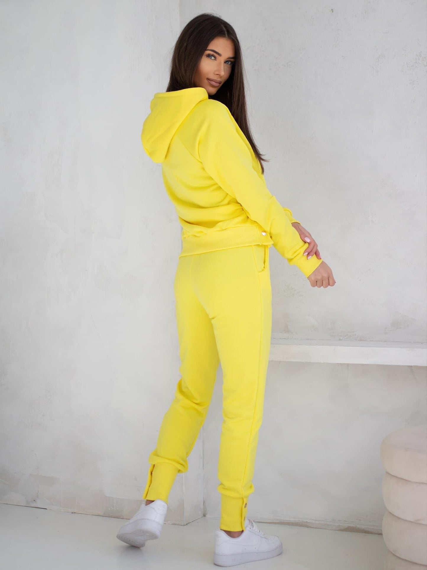 Dres żółty, Yellow tracksuit