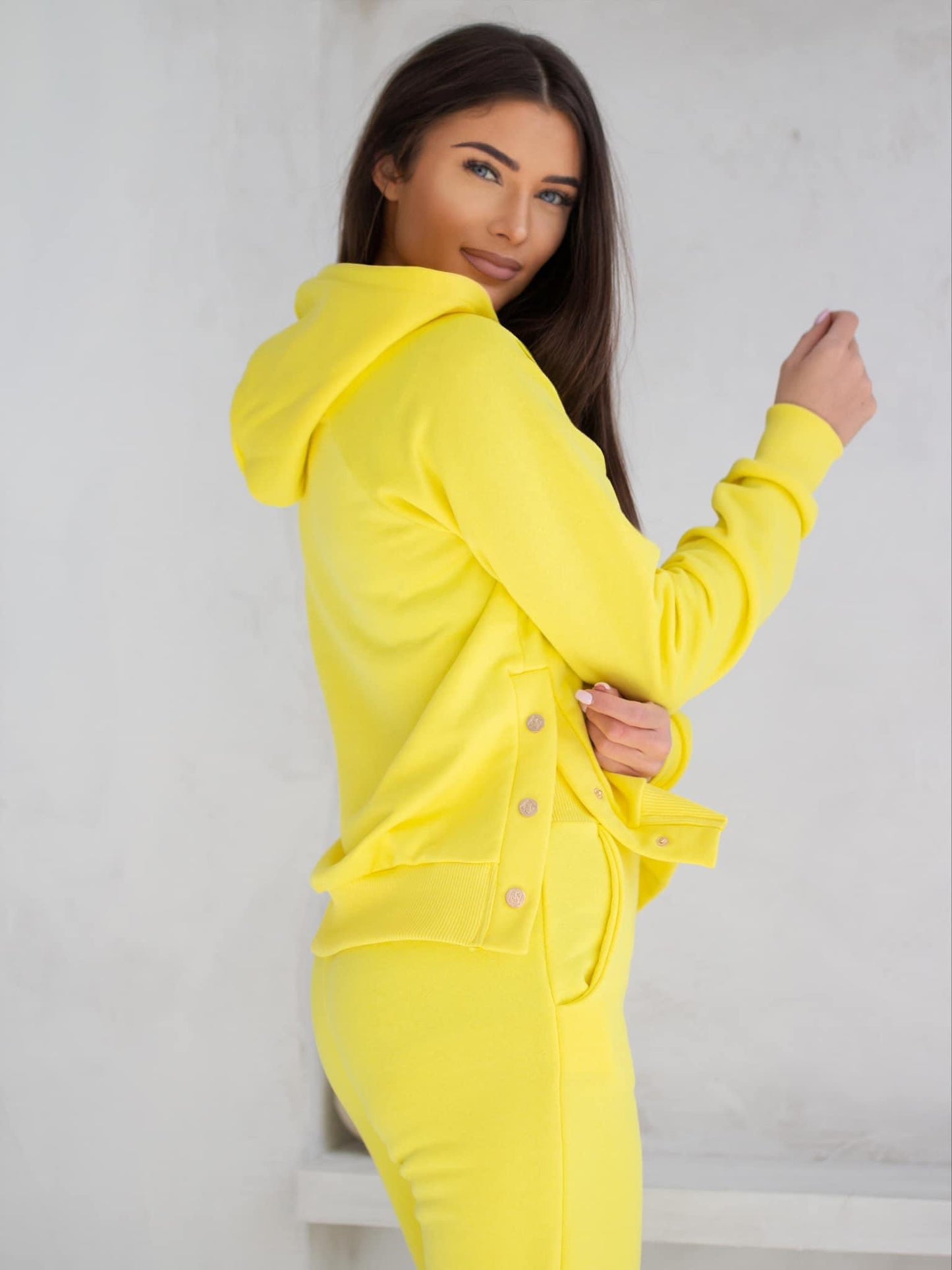 Dres żółty, Yellow tracksuit